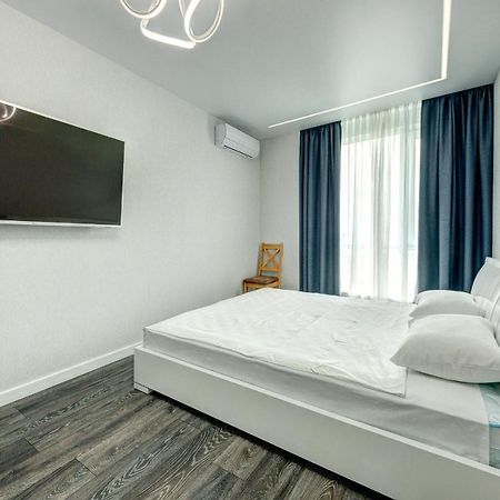 Apartment Voskresenska 18 , Парковые Озера Kiev Exterior foto