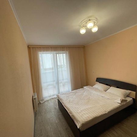 Apartment Voskresenska 18 , Парковые Озера Kiev Exterior foto