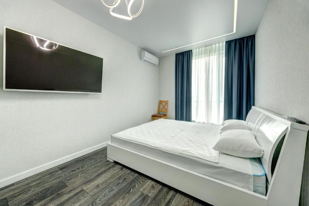 Apartment Voskresenska 18 , Парковые Озера Kiev Exterior foto