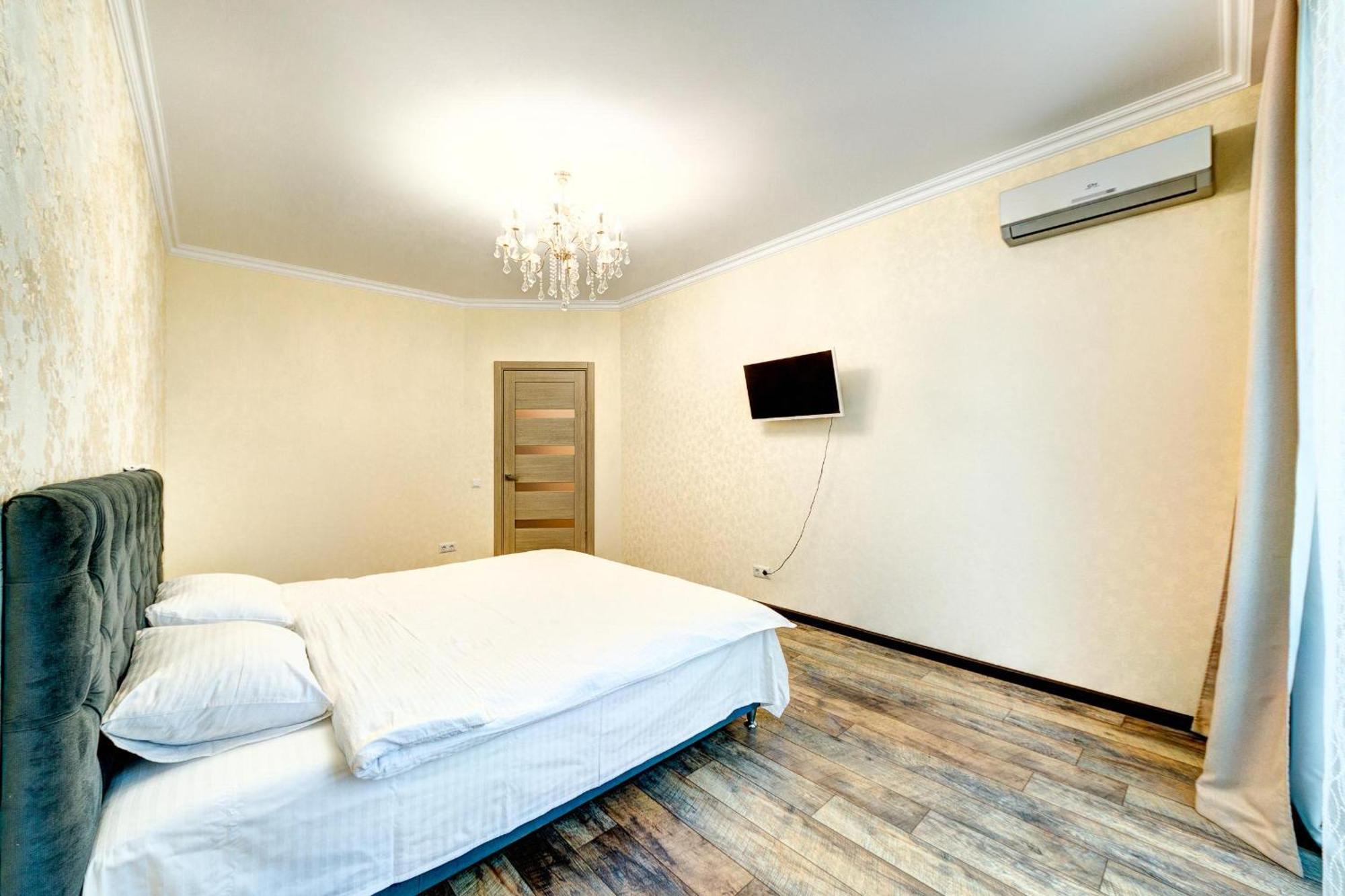 Apartment Voskresenska 18 , Парковые Озера Kiev Habitación foto