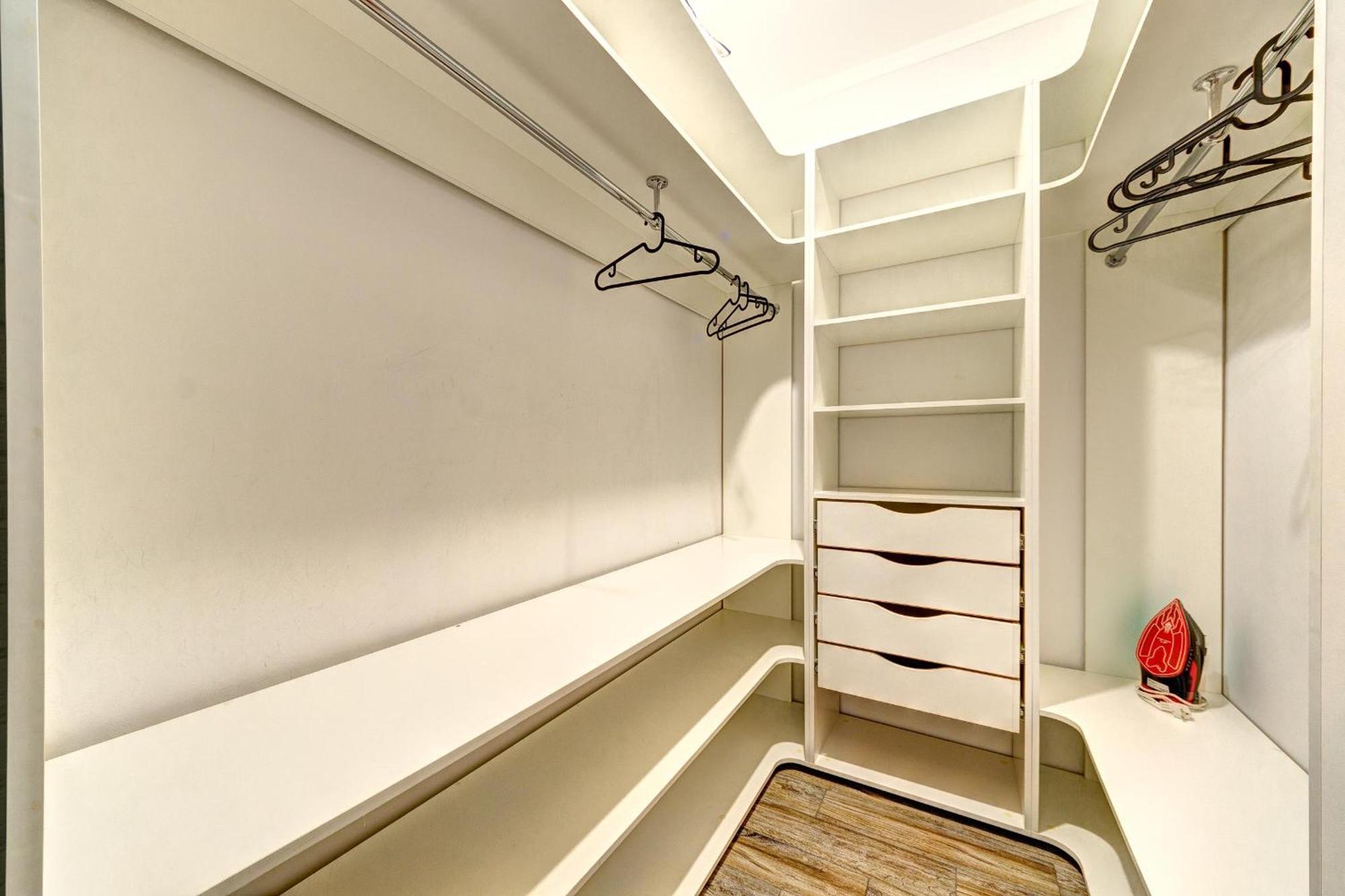 Apartment Voskresenska 18 , Парковые Озера Kiev Habitación foto