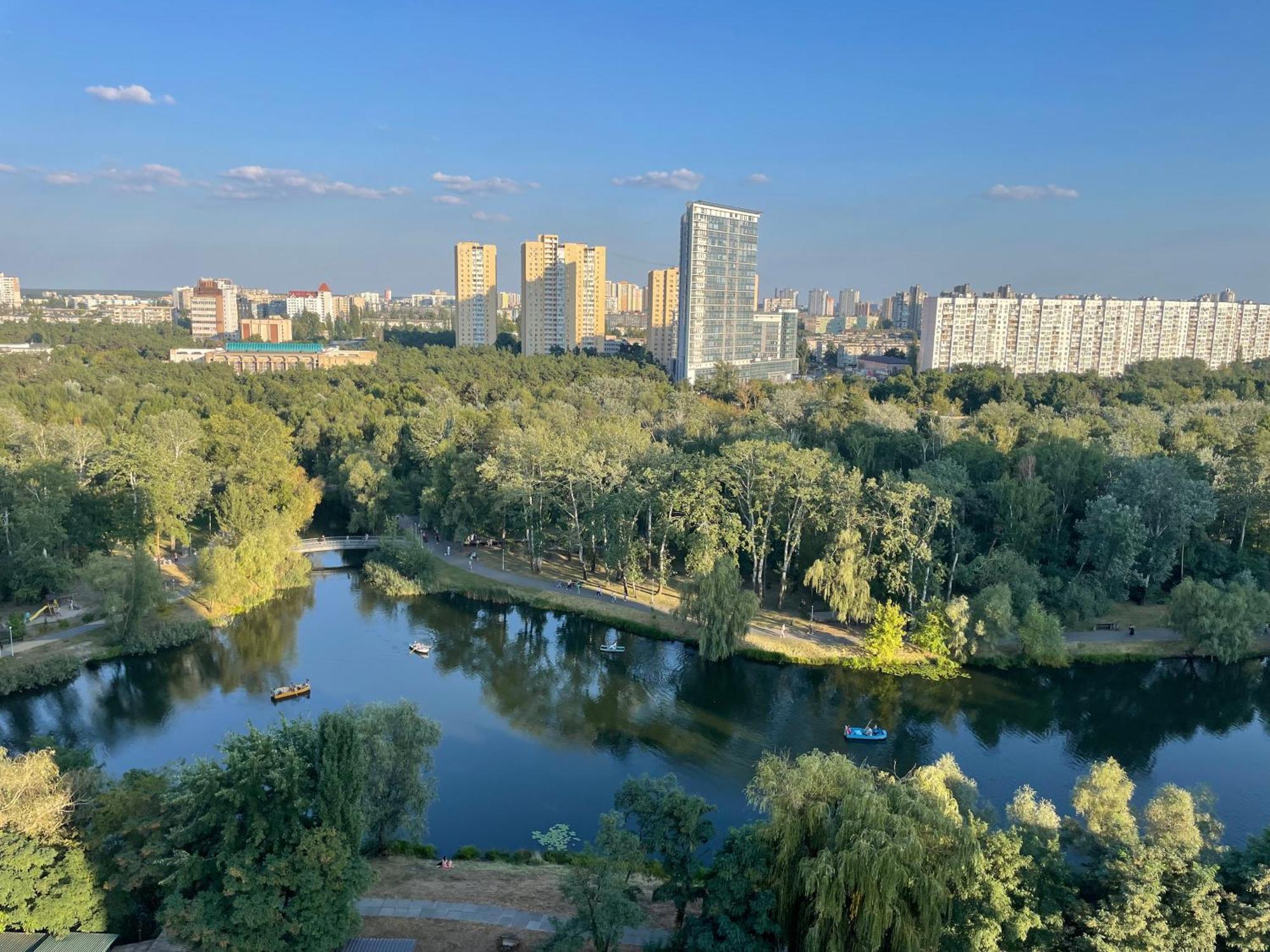 Apartment Voskresenska 18 , Парковые Озера Kiev Habitación foto