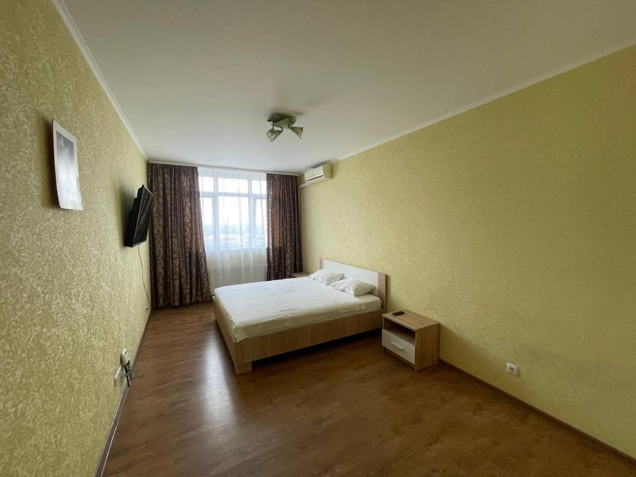 Apartment Voskresenska 18 , Парковые Озера Kiev Exterior foto